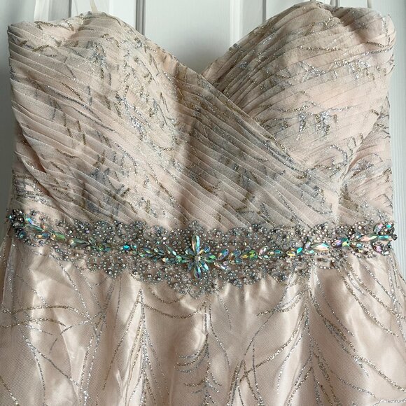 Cachet peach embellished party dress - Picture 2 of 10